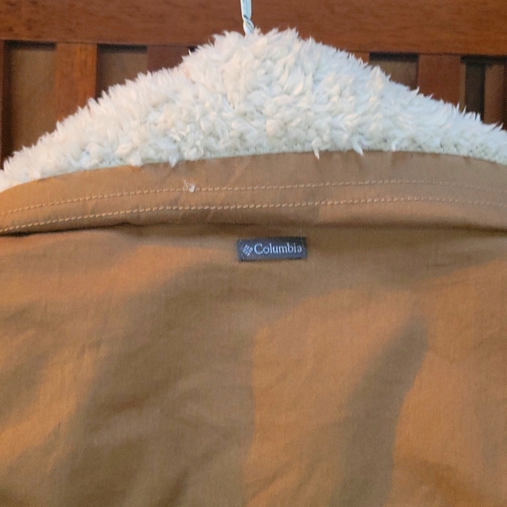 Woman's Columbia Light Weight Spring Jacket - Picture 4 of 5